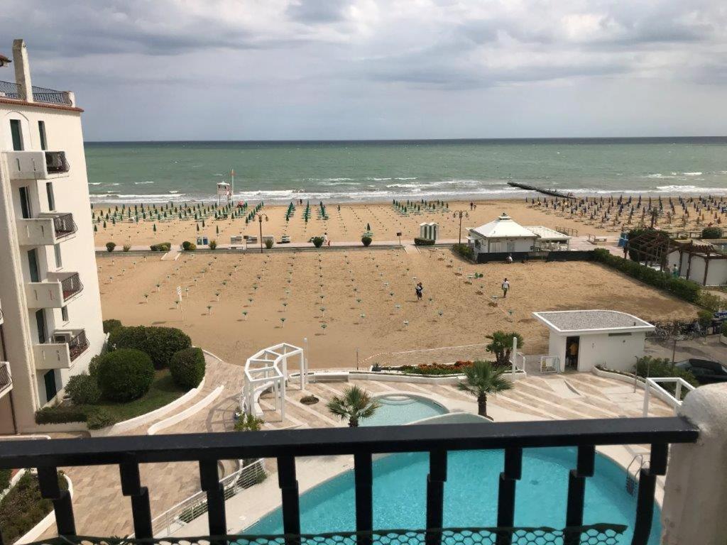 Residence El Palmar Da Colla Lido di Jesolo Exterior foto